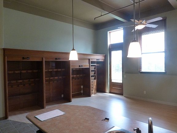 4th image of 519 Owen St APT 1