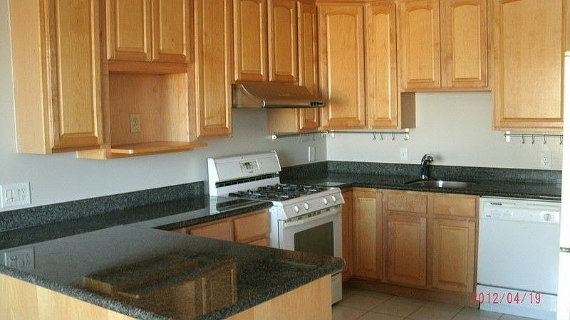 1st image of 684 Brussels St