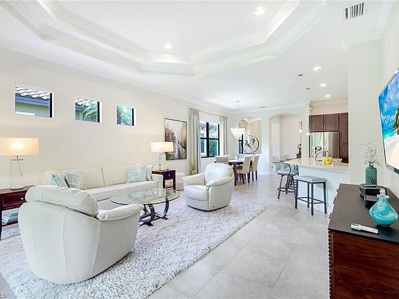 4th image of 9433 Isla Bella CIR