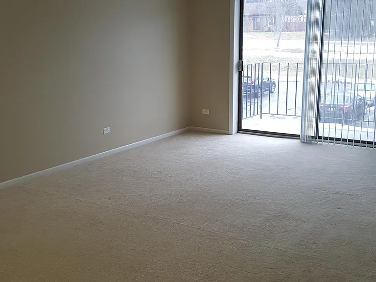 100 Clubhouse Ln — Photo 4