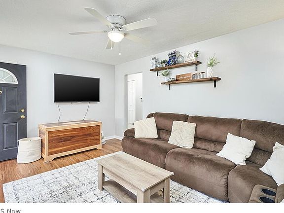 4th image of 3027 Kew Dr