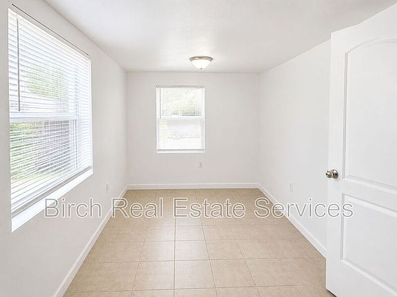 5th image of 1725 Preston St S #B