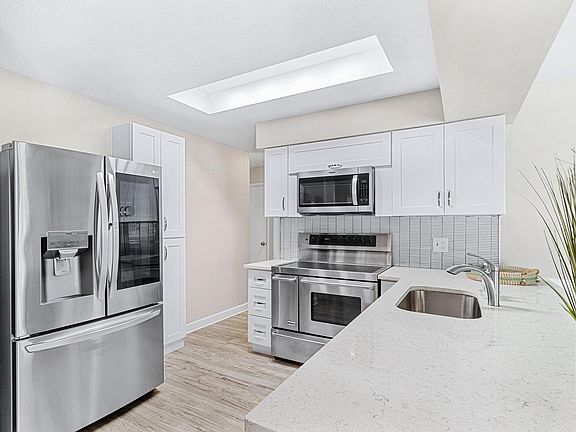 5th image of 5127 Caesar Way S #5127