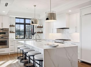 511 2nd St #4, Excelsior, MN 55331