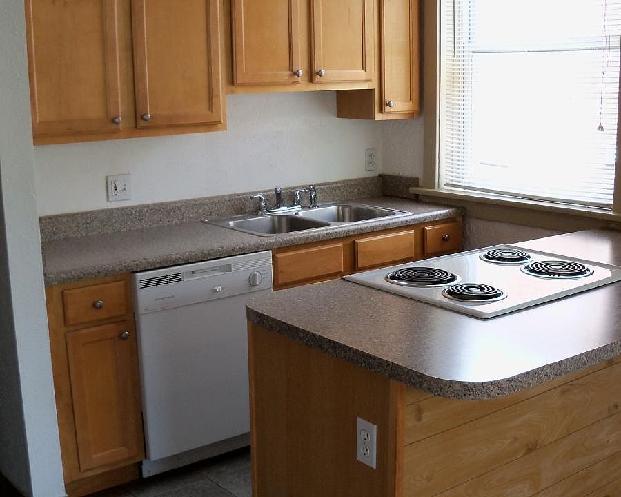 Kitchen Pic 1