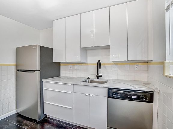 2nd image of 6005 Dryden Ave APT 3