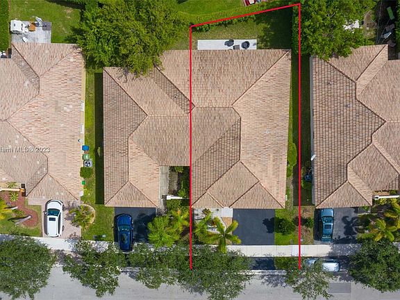 5th image of 1612 Zenith Way #1612