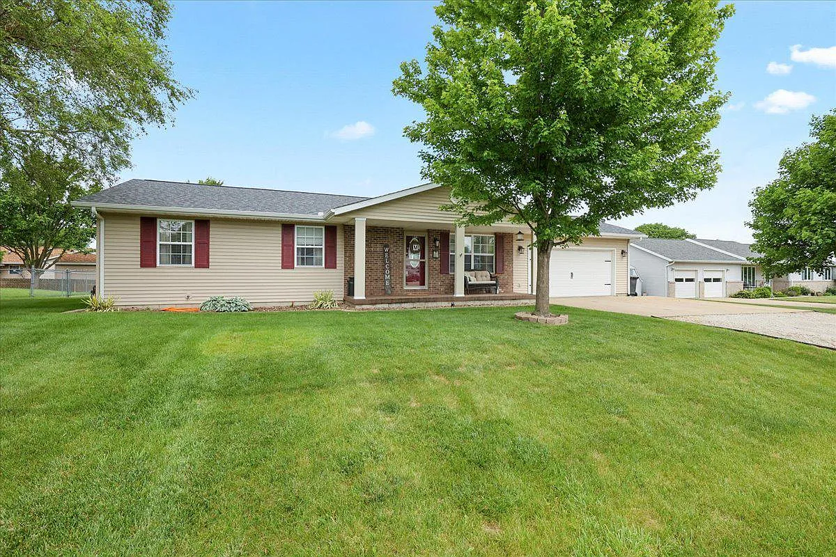 608 Ridge Rd photo 1
