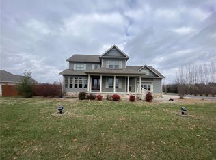 3160 Sycamore Rd, Carterville, IL 62918