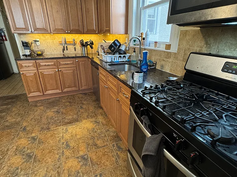 3203 Powelton Ave — Photo 7