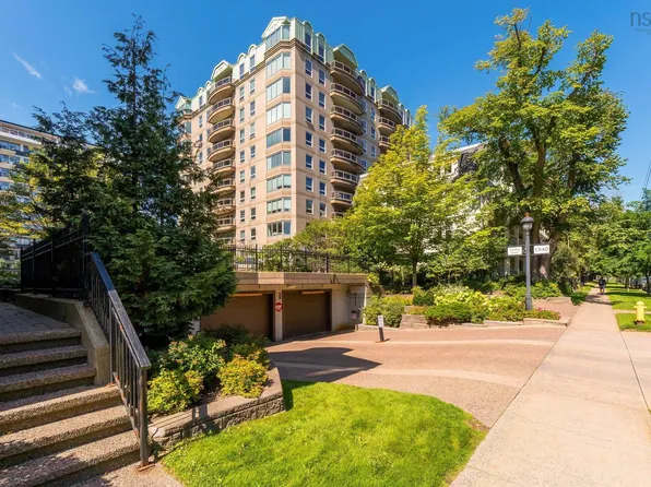 1540 Summer St #302, Halifax, NS B3H 4R9
