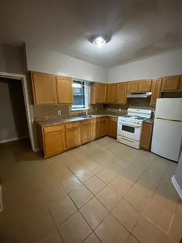 2530 W Gordon St — Photo 8