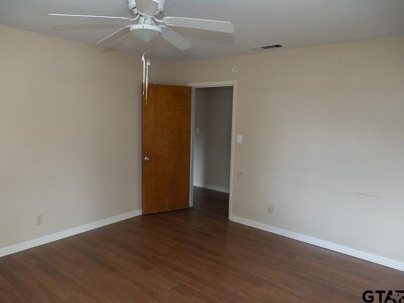 2nd image of 700 E Main St