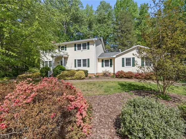 105 Quakerwood Dr, Archdale, NC 27263