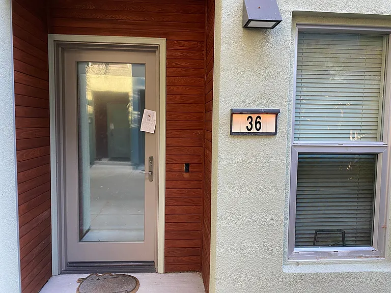 36 Glashaus Loop — Photo 1