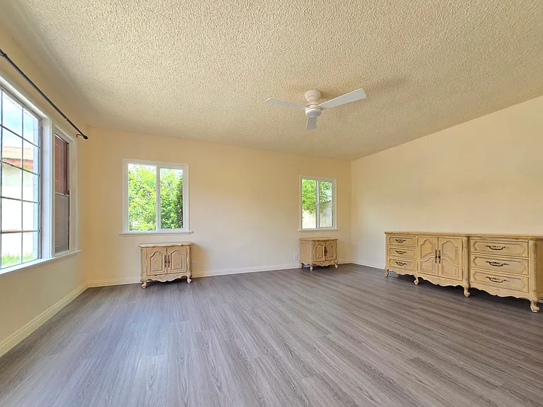 10147 La Rosa Dr — Photo 12