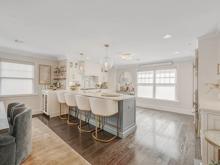 9 Village Green Dr — Photo 6