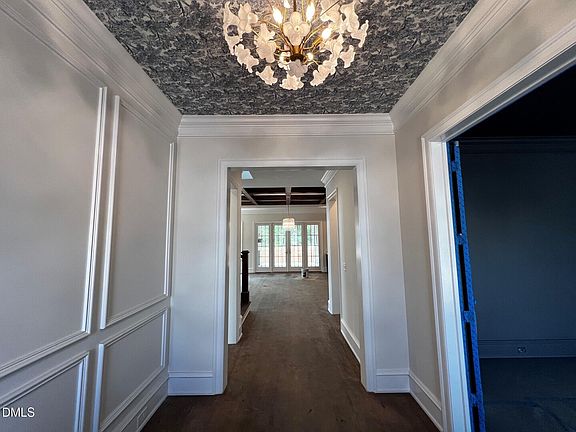 3rd image of 1100 Oldfourth Ln
