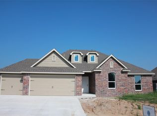 26439 Columbia Crest Dr, Claremore, OK 74019