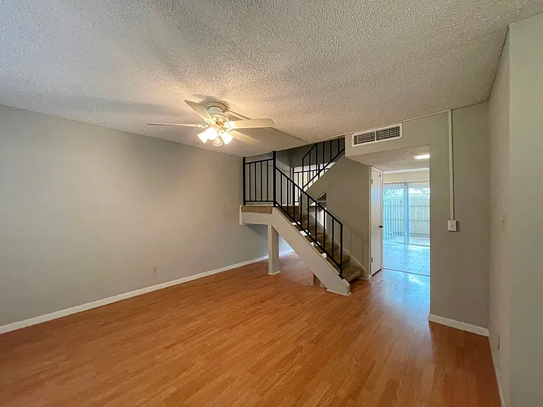 9502 Quail Village Ln — Photo 7