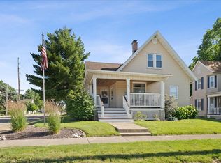 902 W Oakland Ave, Bloomington, IL