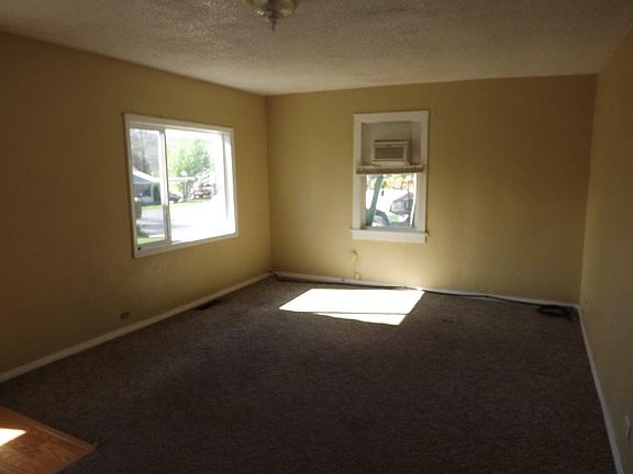 2nd image of 769 4th Ave N