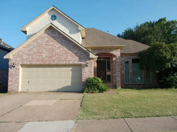 6808 Greenleaf Dr, North Richland Hills, TX 76182