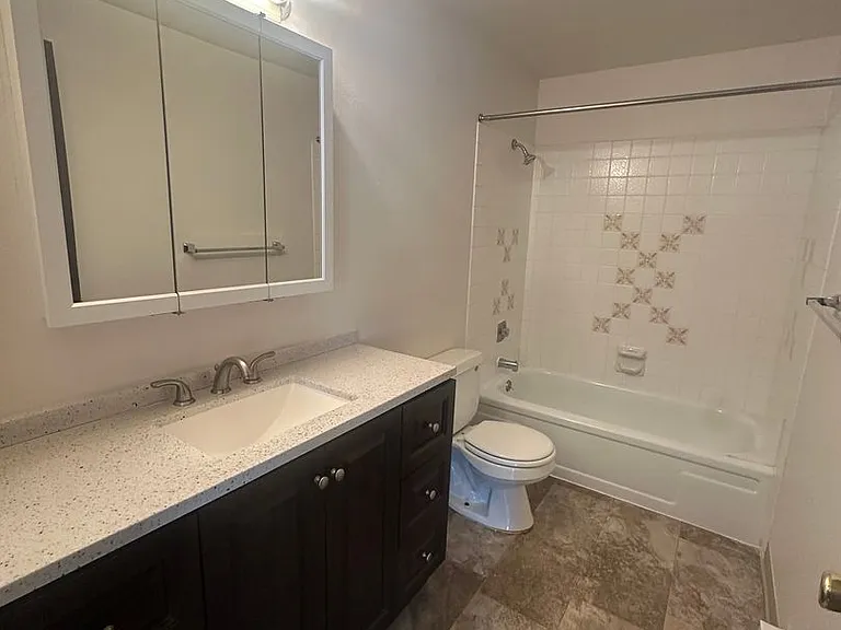 14415-17 E Mission Ct — Photo 13