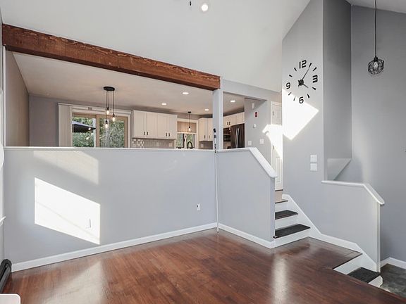 4th image of 143 Renard St