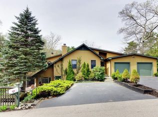 28 Edgemoor Ave, Wellesley, MA 02482