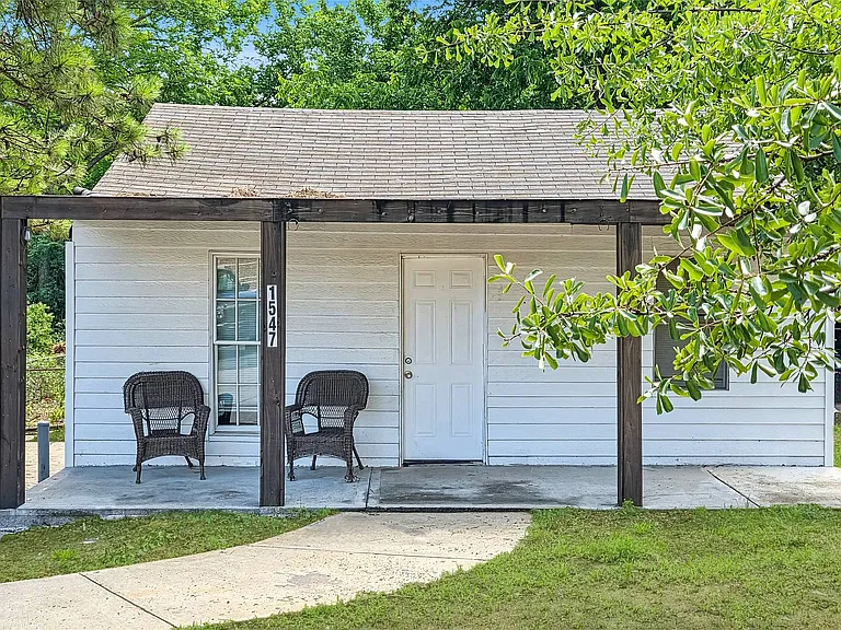1547 Joyner Ave SE — Photo 3