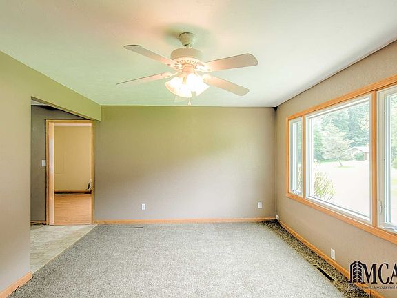 4th image of 8596 Driftwood Dr