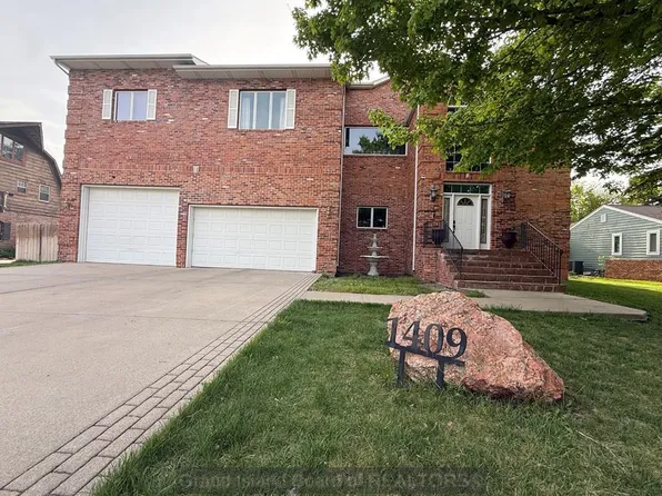 1409 S Harrison St, Grand Island, NE 68803