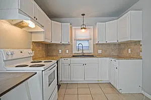 136 W Kerr Drive - 1 — Photo 2