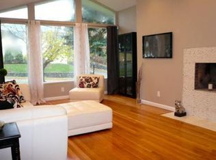 65 Midland Dr, Waltham, MA 02451