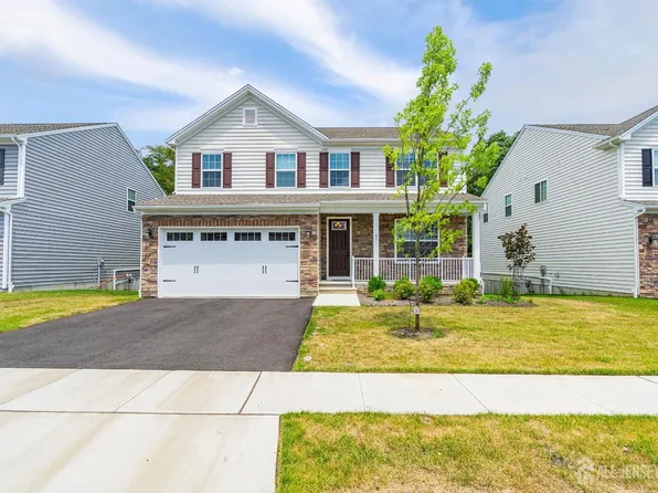 41 Gazania Dr, Old Bridge, NJ 08857