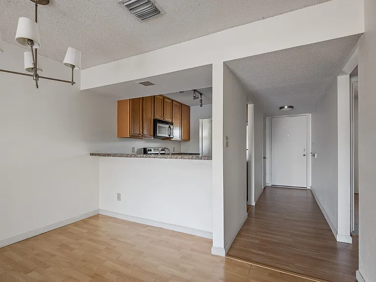 2808 Plaza Terrace Dr #808 — Photo 21