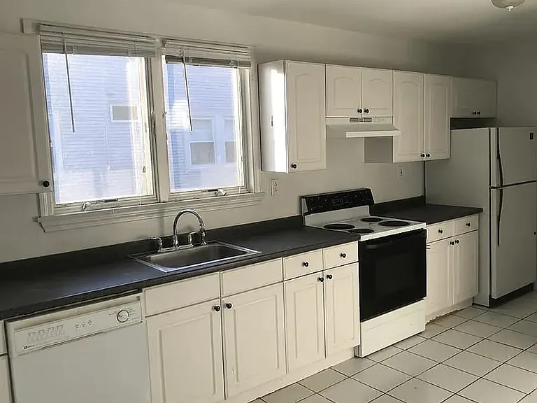 28 Trapelo St — Photo 5