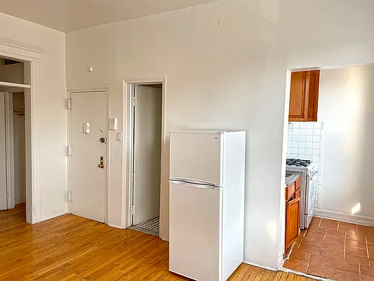 Rented by JB Mac Real Estate Inc. | media 9