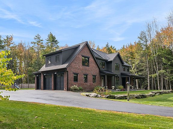 3rd image of 15 Deerfield Way