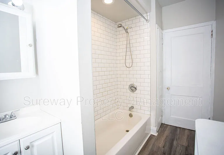 1034B Collings Ave — Photo 34