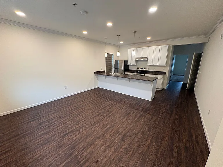 East Breeze — Photo 14