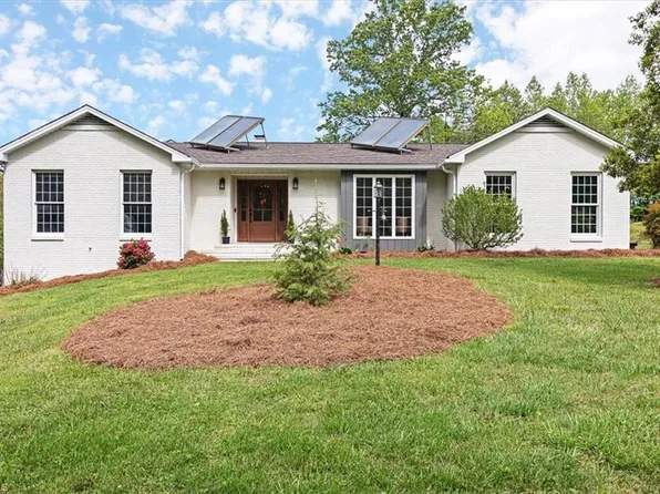 2089 W Westmoreland Rd, King, NC 27021
