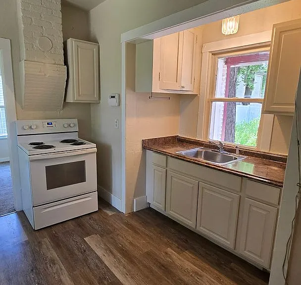 817 E 8th Ave — Photo 2