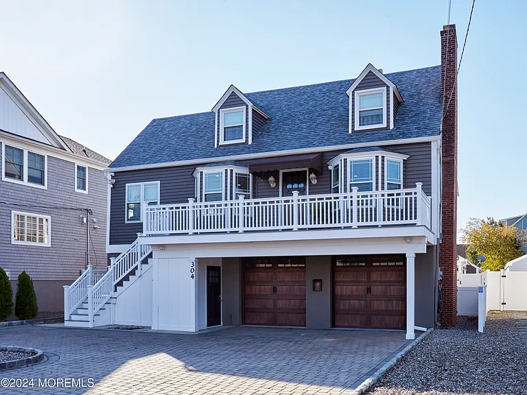 304 Arnold Ave — Photo 6