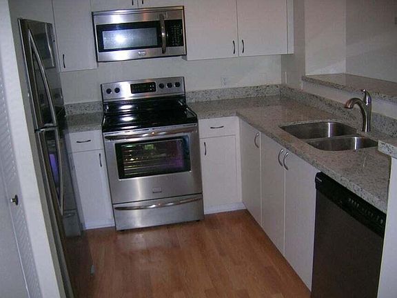 3rd image of 111 Yacht Club Way APT 305