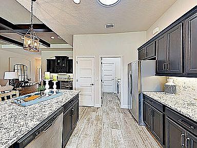 4th image of 3226 Medici Blvd