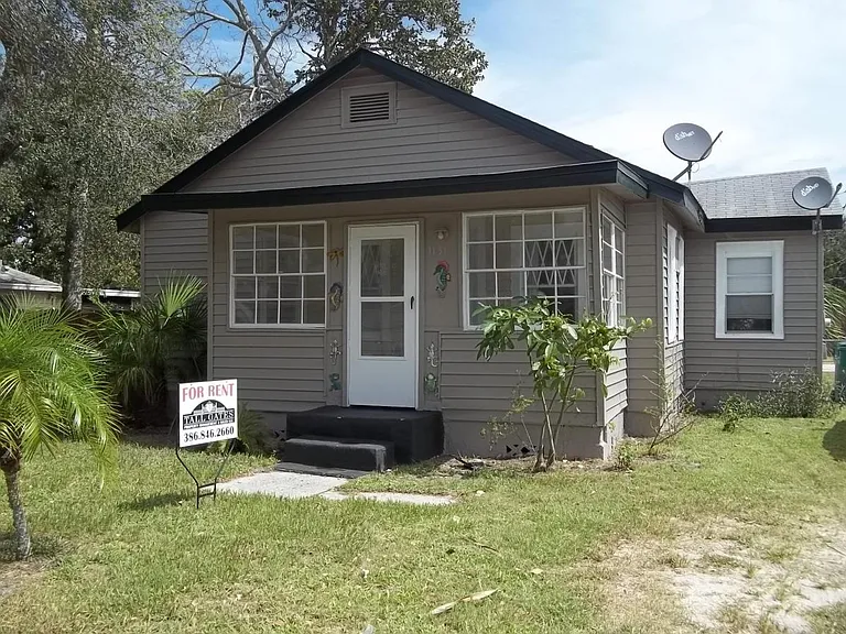 1151 Bender Ave — Photo 1