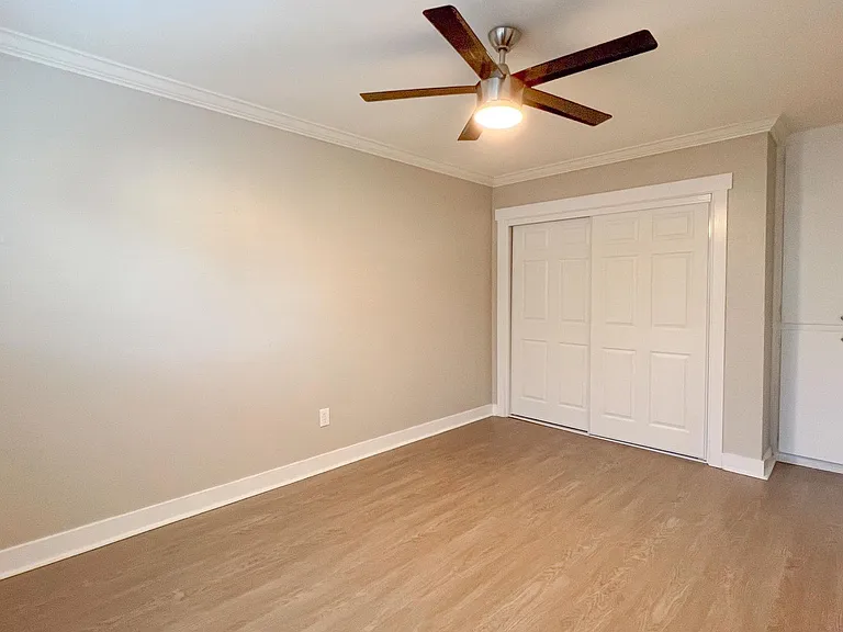 Emerald Ave Apartments — Photo 18