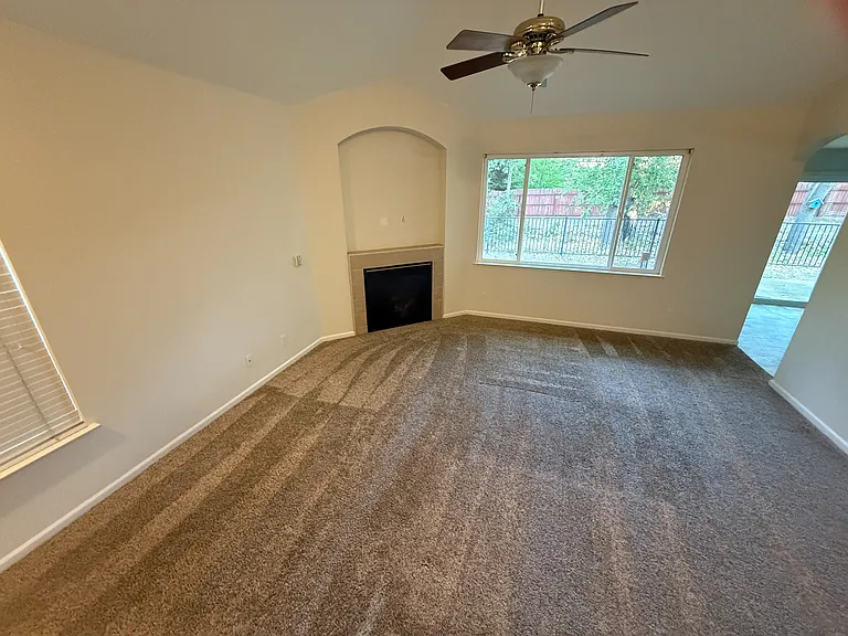 2583 Meadow Ln — Photo 4